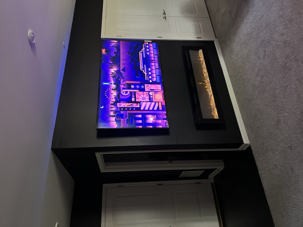 Finished screen, wires concealed